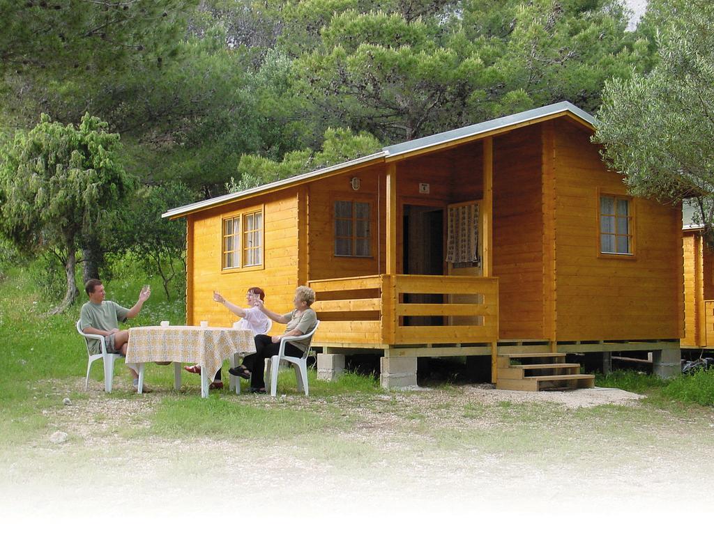 Victoria Cottage Camping Dole Blato  Экстерьер фото